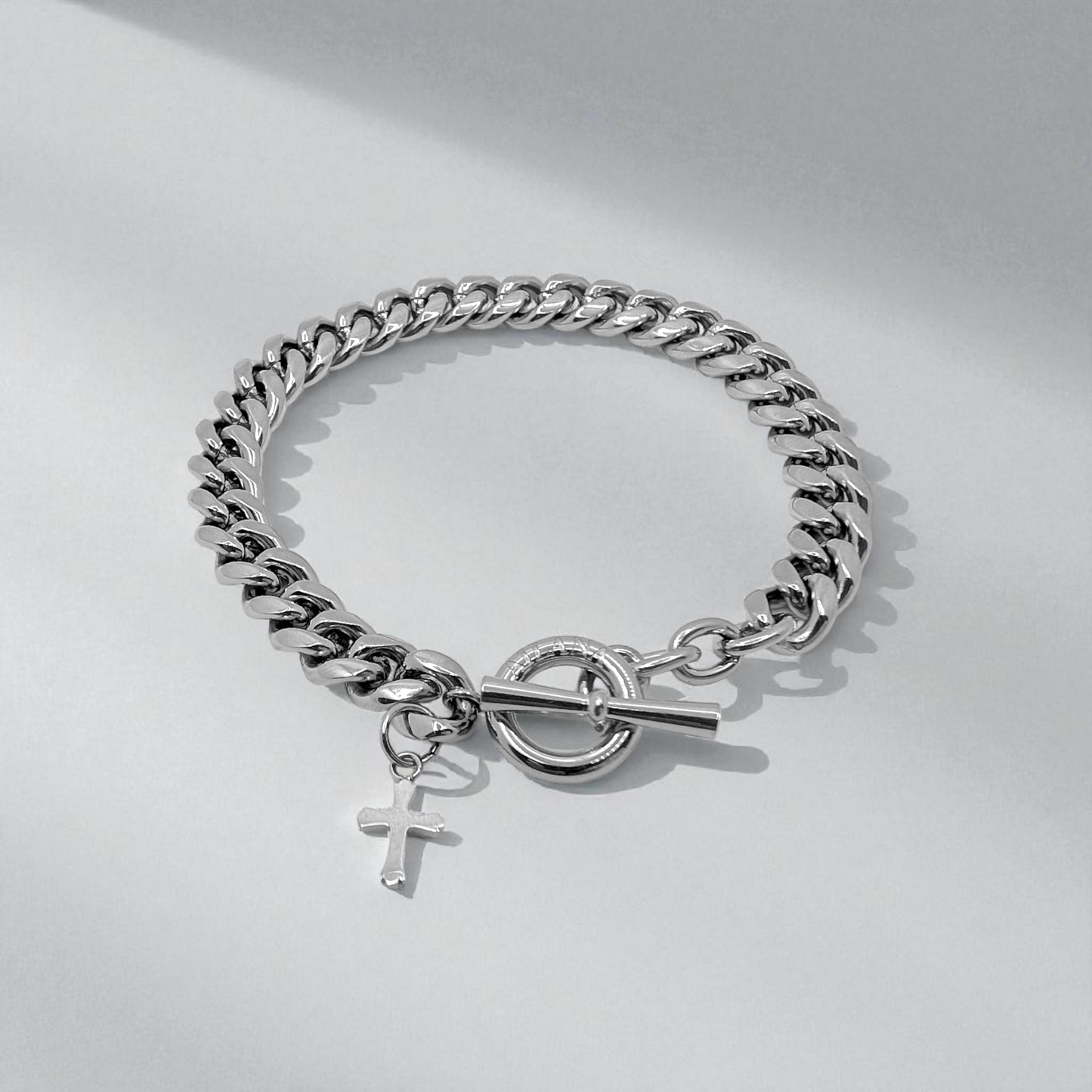 Pulsera de cadena 8 mm con cruz plateado
