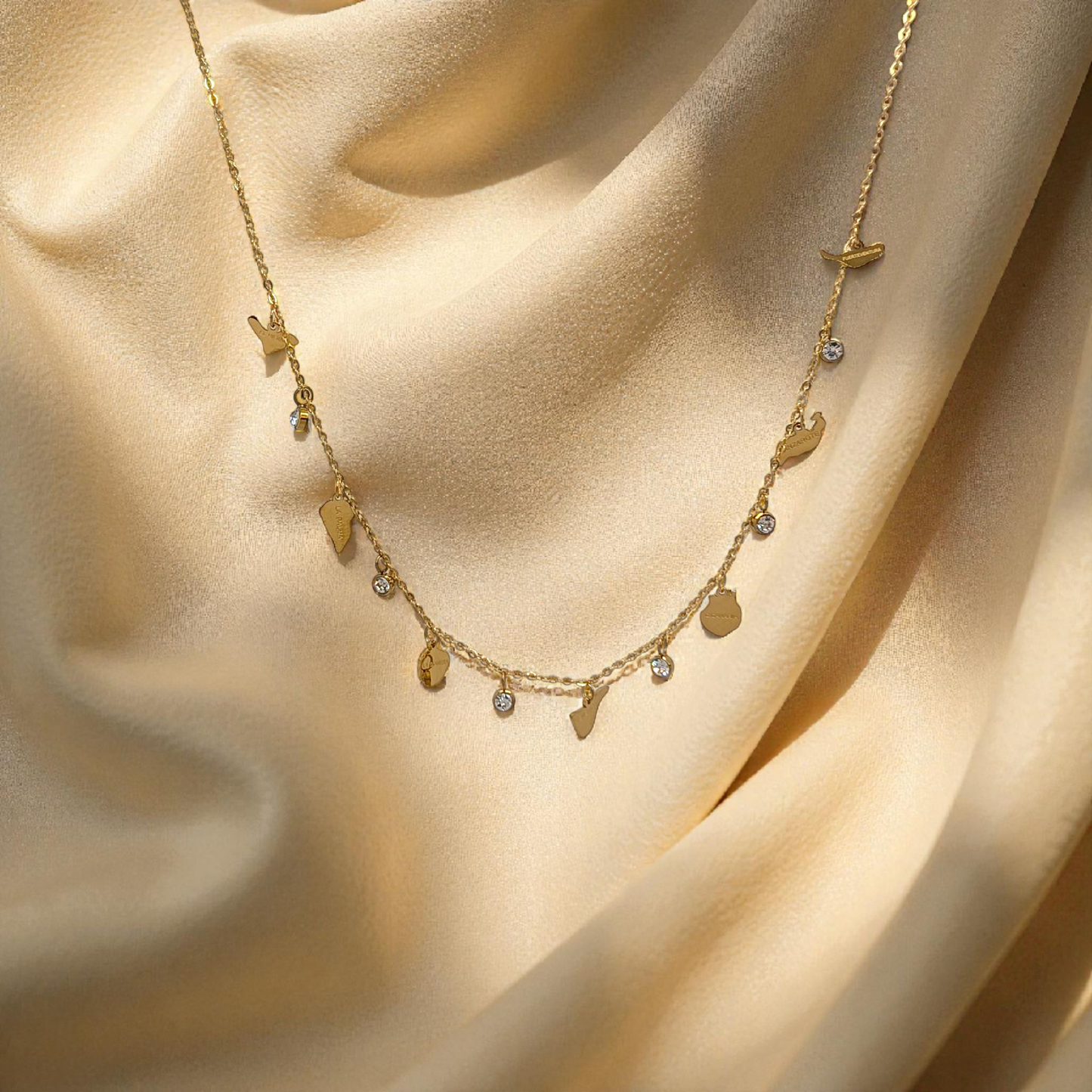 Collar con las Islas Canarias