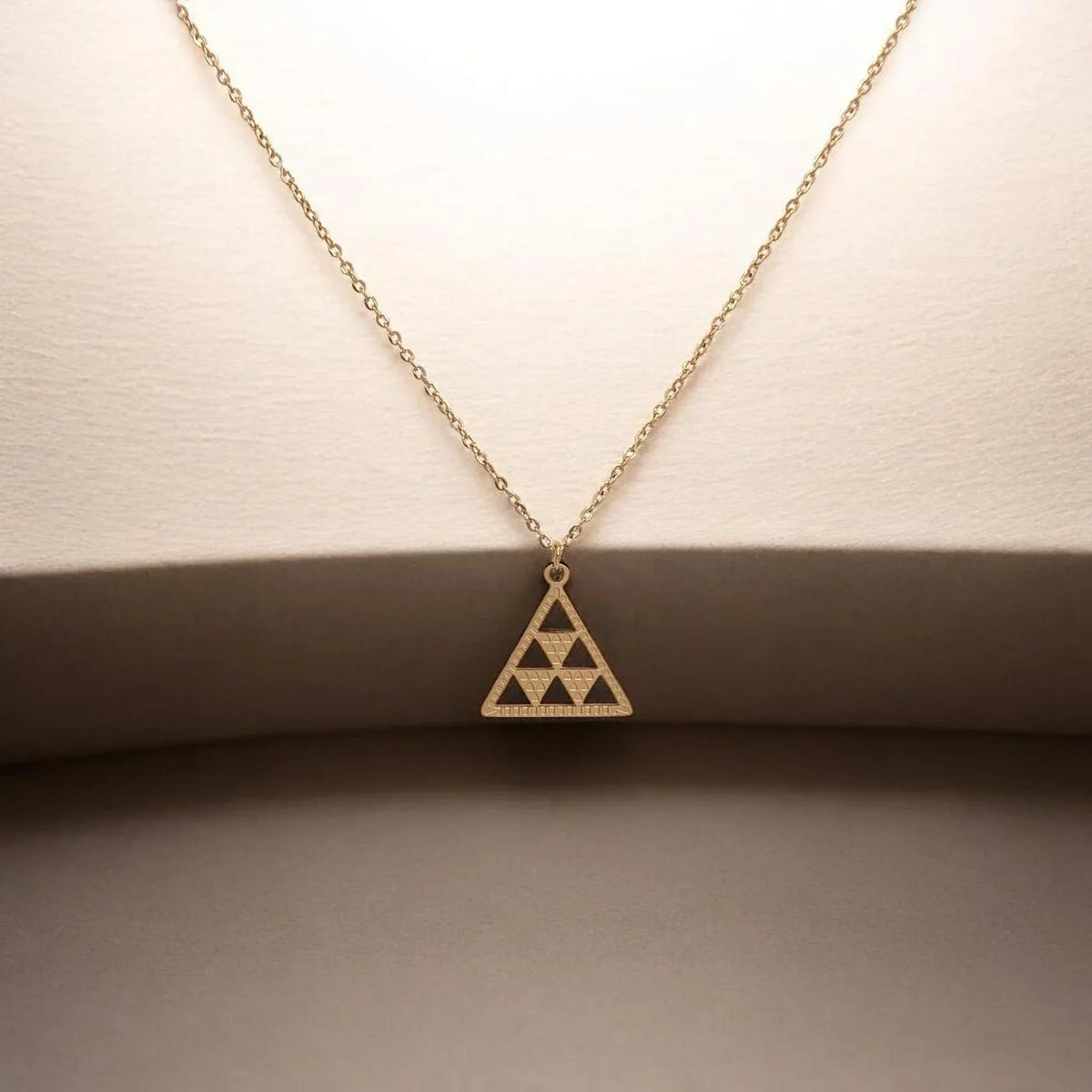COLGANTE PINTADERA TRIANGULO