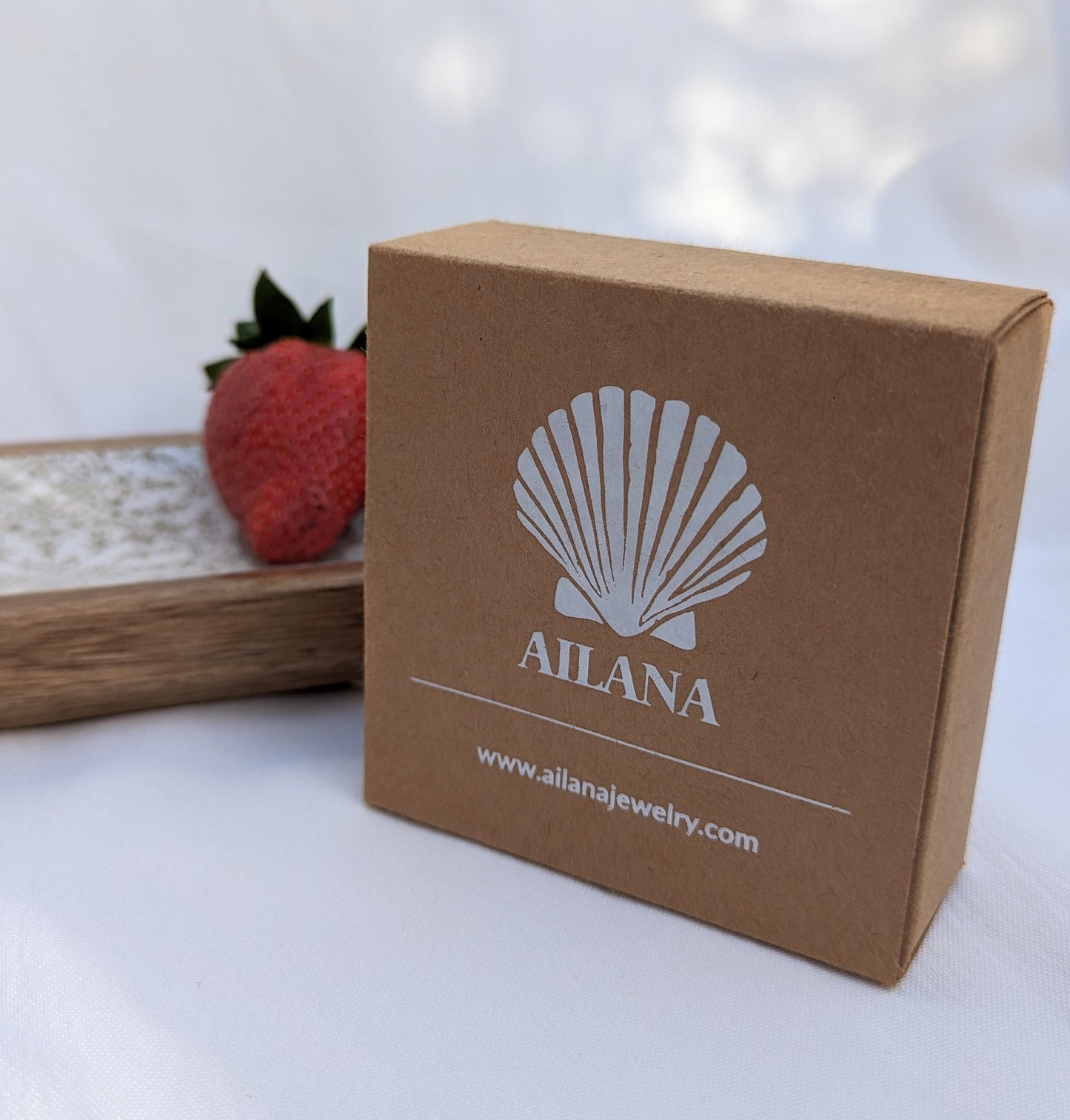 Ailana Gift Box