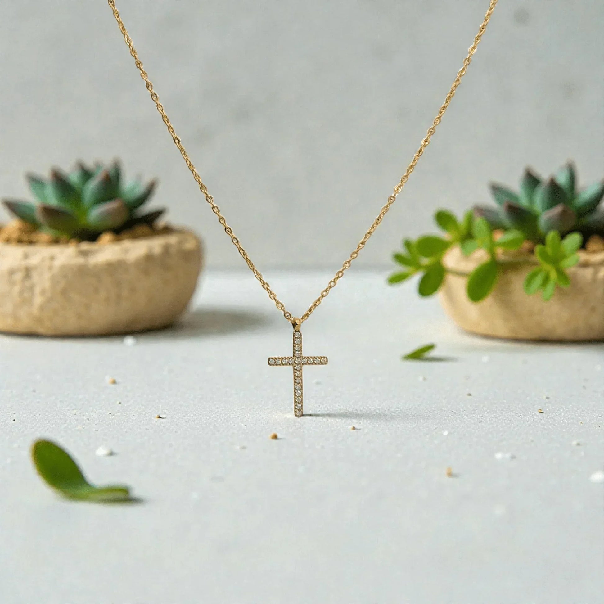 Colgante con Cruz y zircones - AILANA JEWELRY