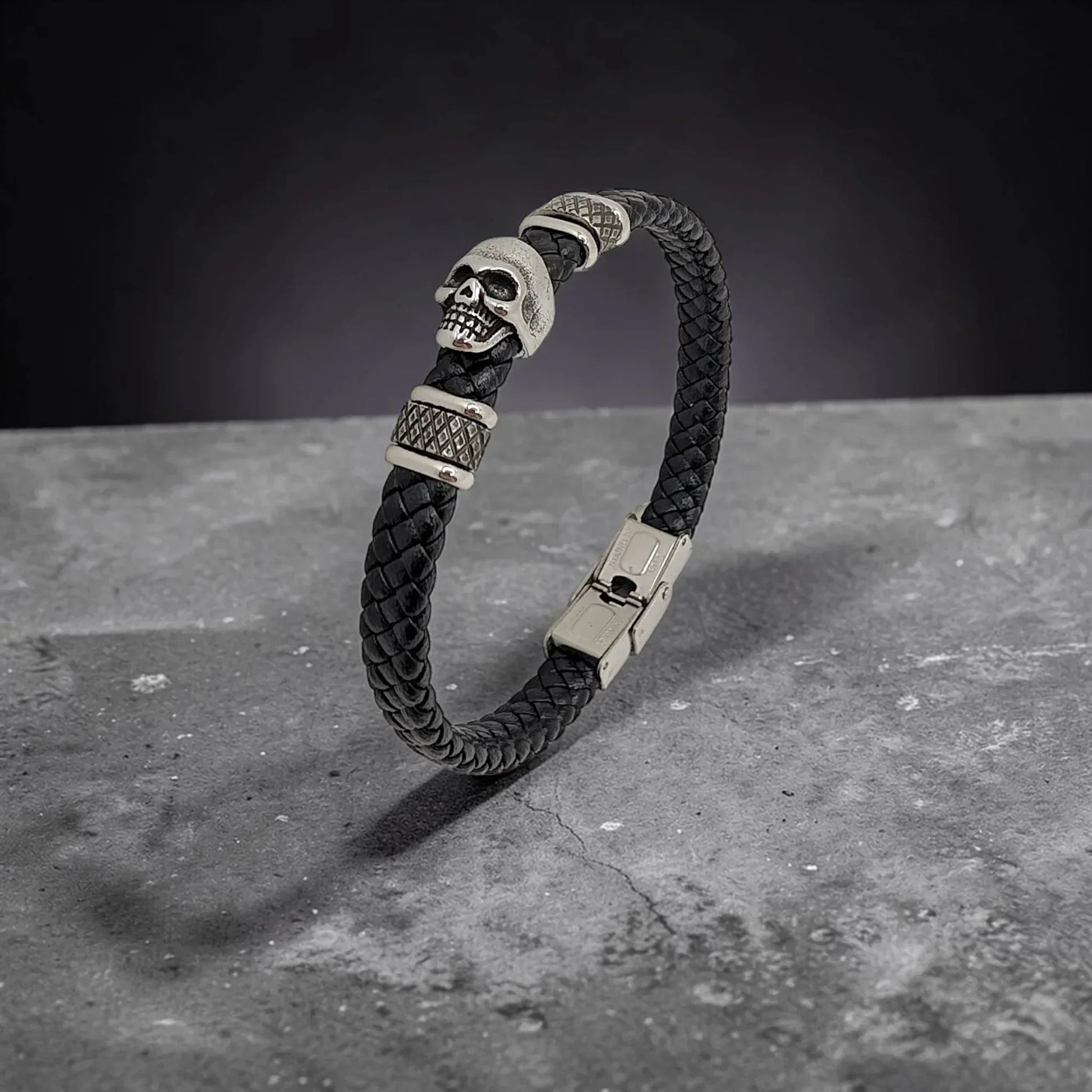 Pulsera de Cuero Negro con Calavera para Hombre - AILANA JEWELRY