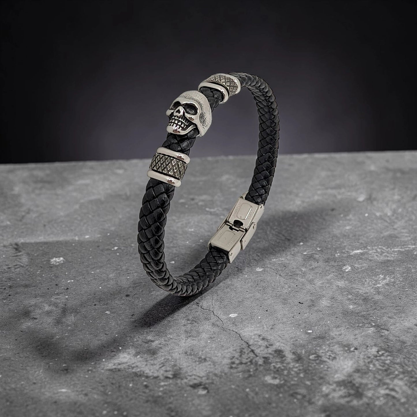 Pulsera de Cuero Negro con Calavera para Hombre - AILANA JEWELRY