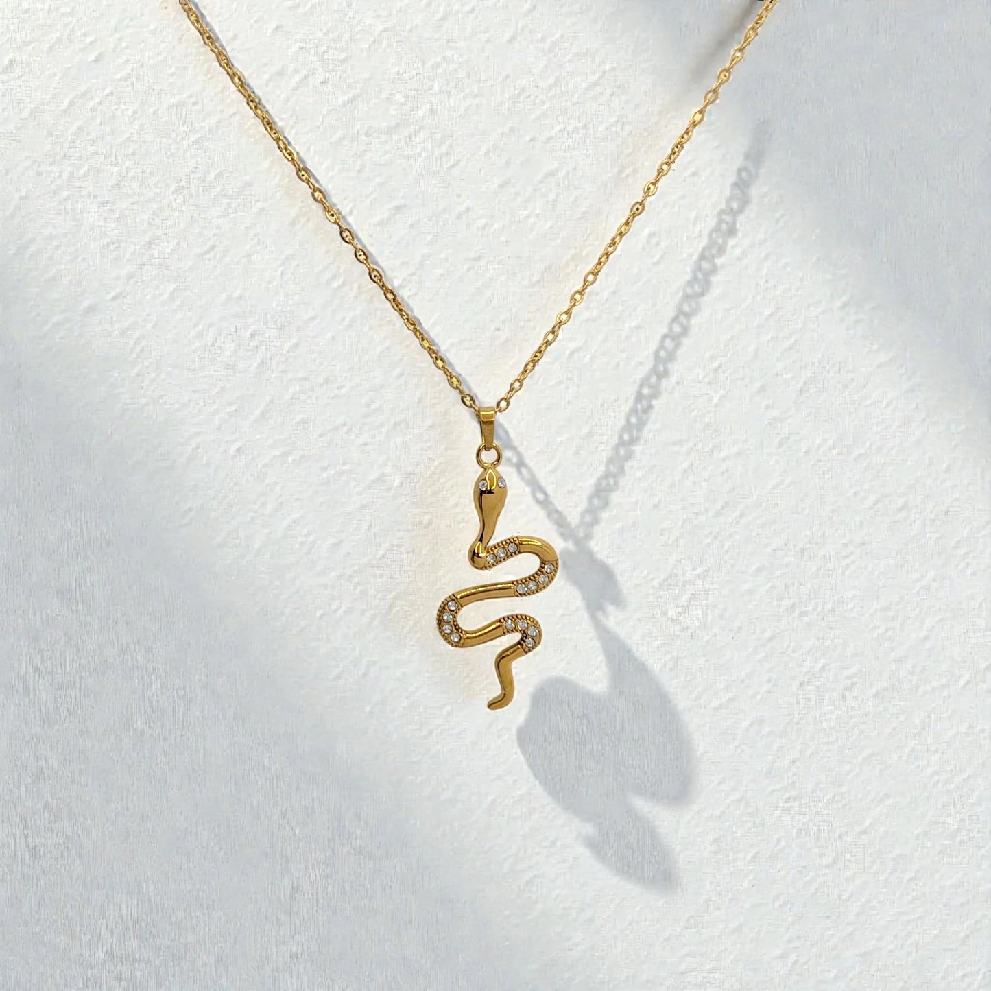 Colgante Serpiente con zircones