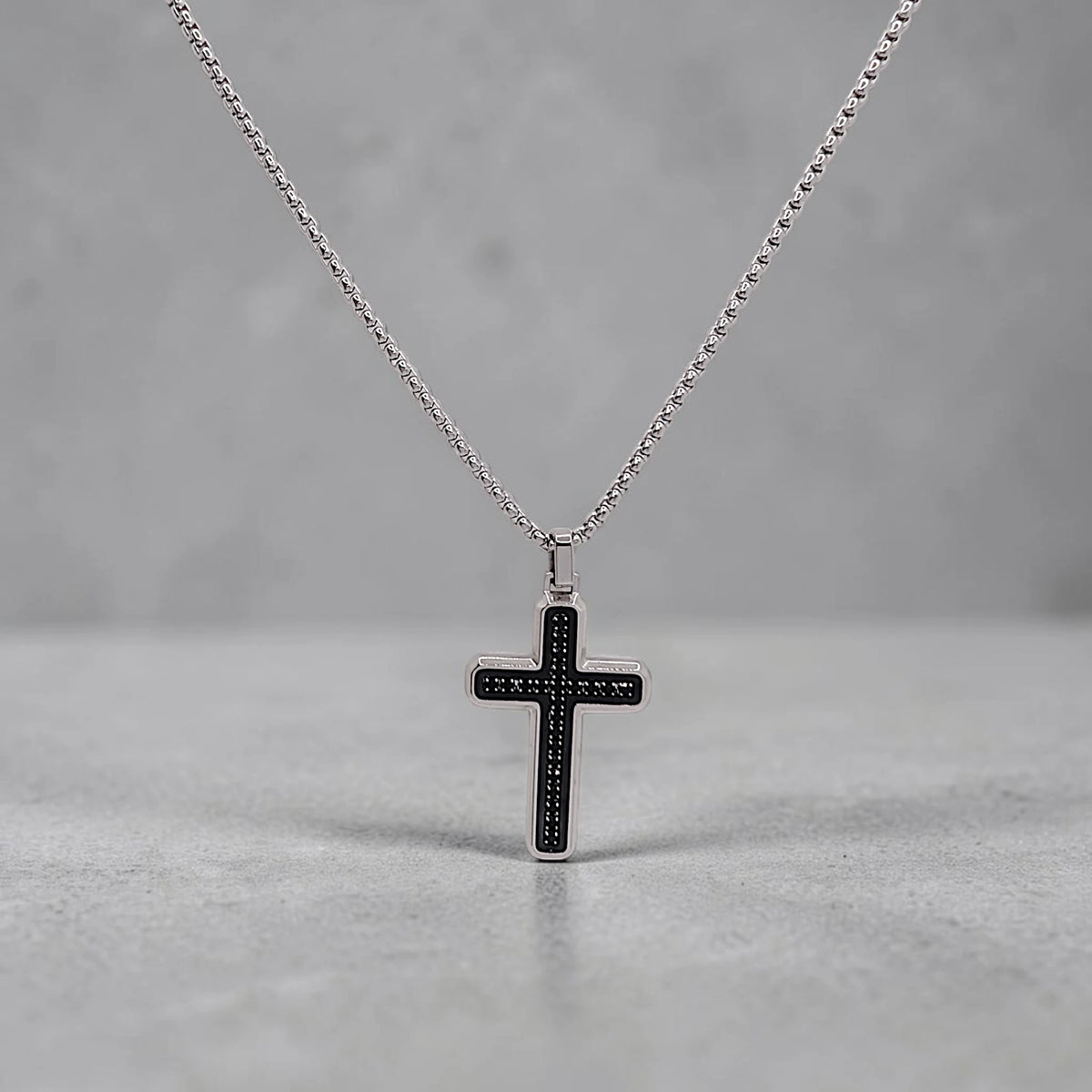 Colgante Cruz con zircones