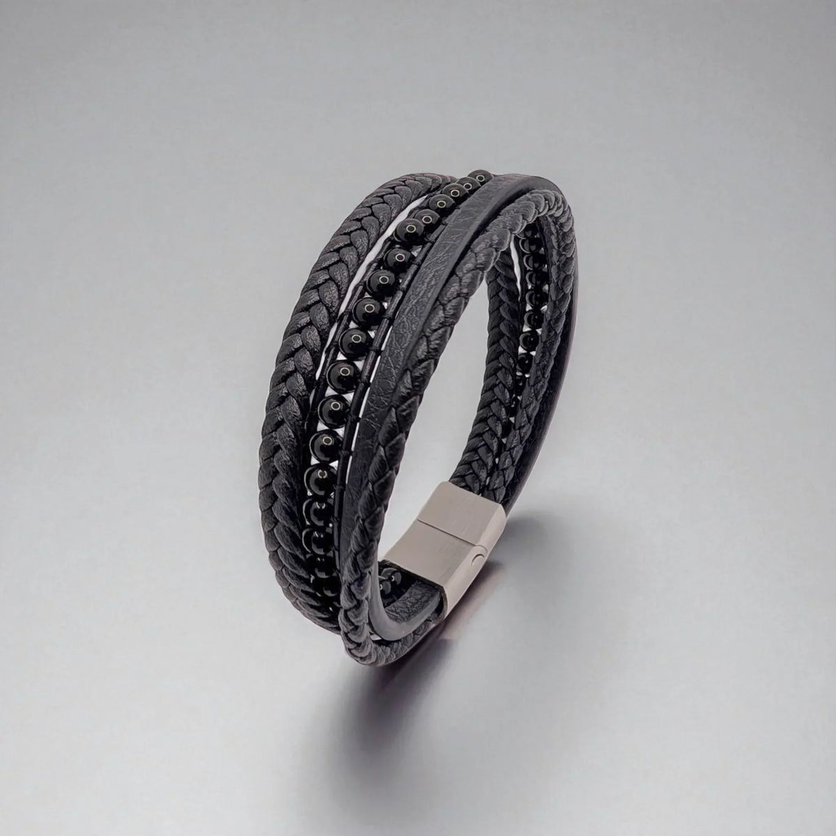 Pulsera en cuero con piedras onyx