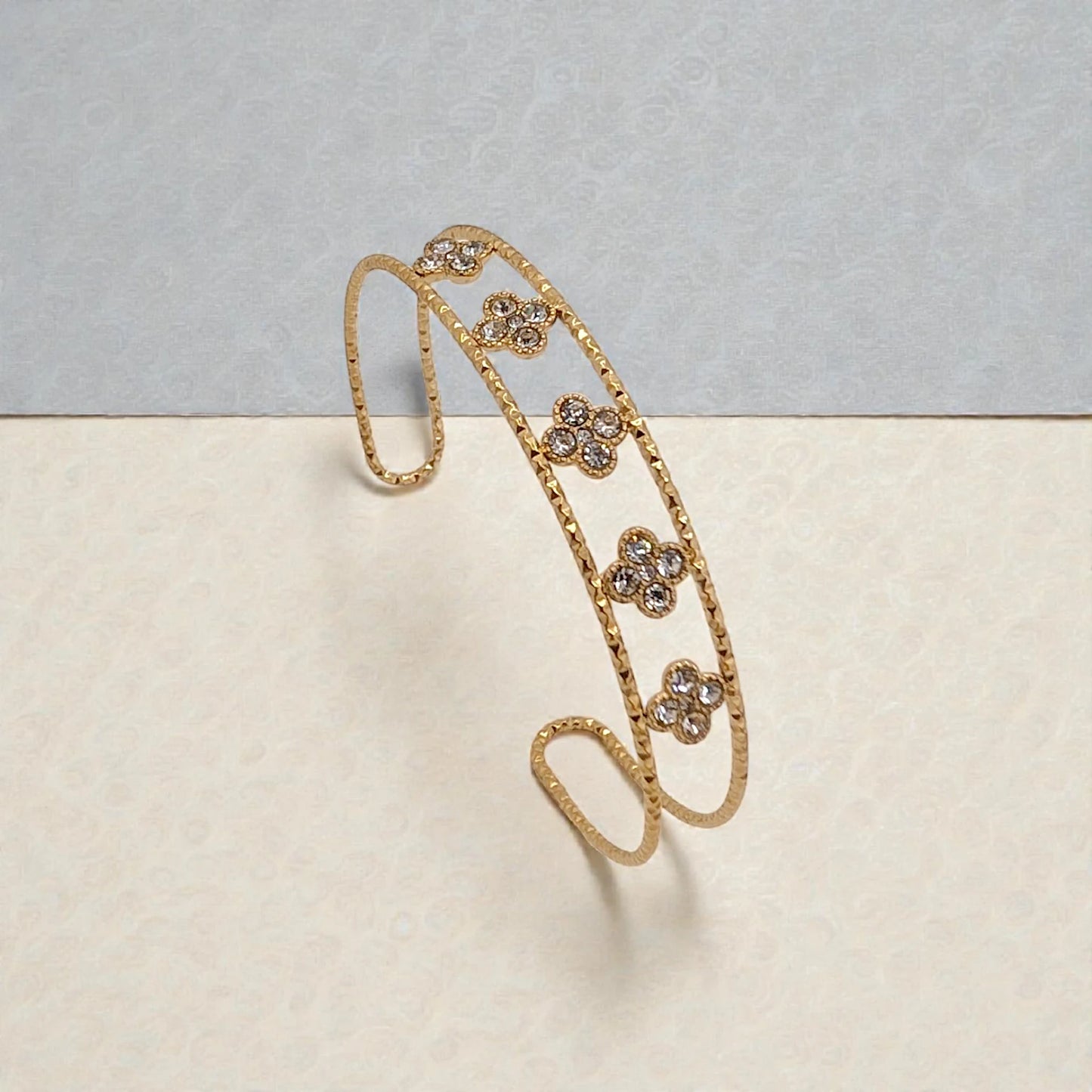Brazalete rigido Madan