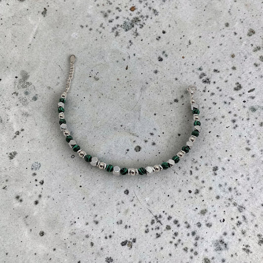 Pulsera en piedras Roky