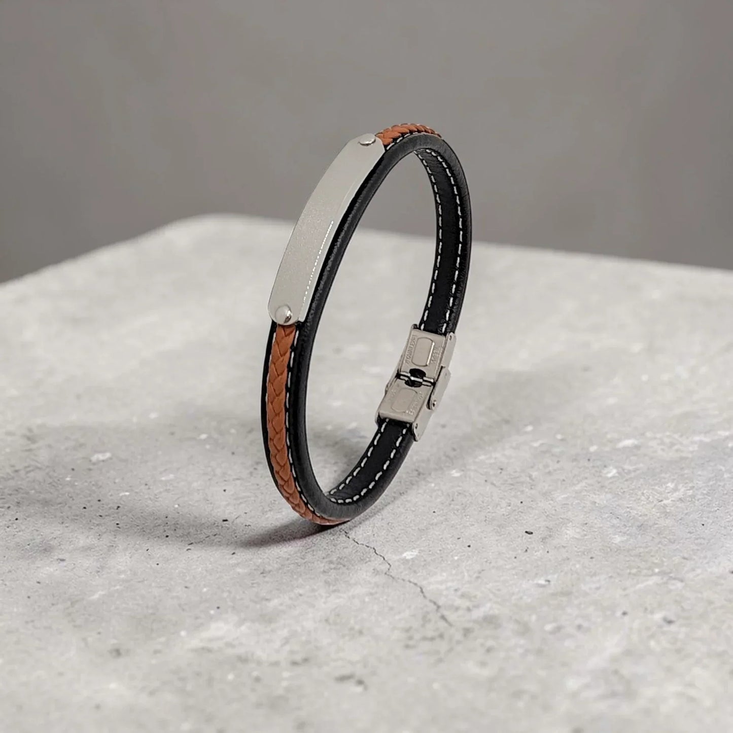Pulsera cuera personalizada