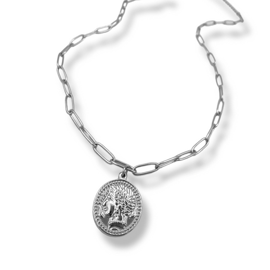 Queen E Necklace (Silver)