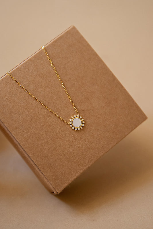 Sunny Necklace (Gold - White)
